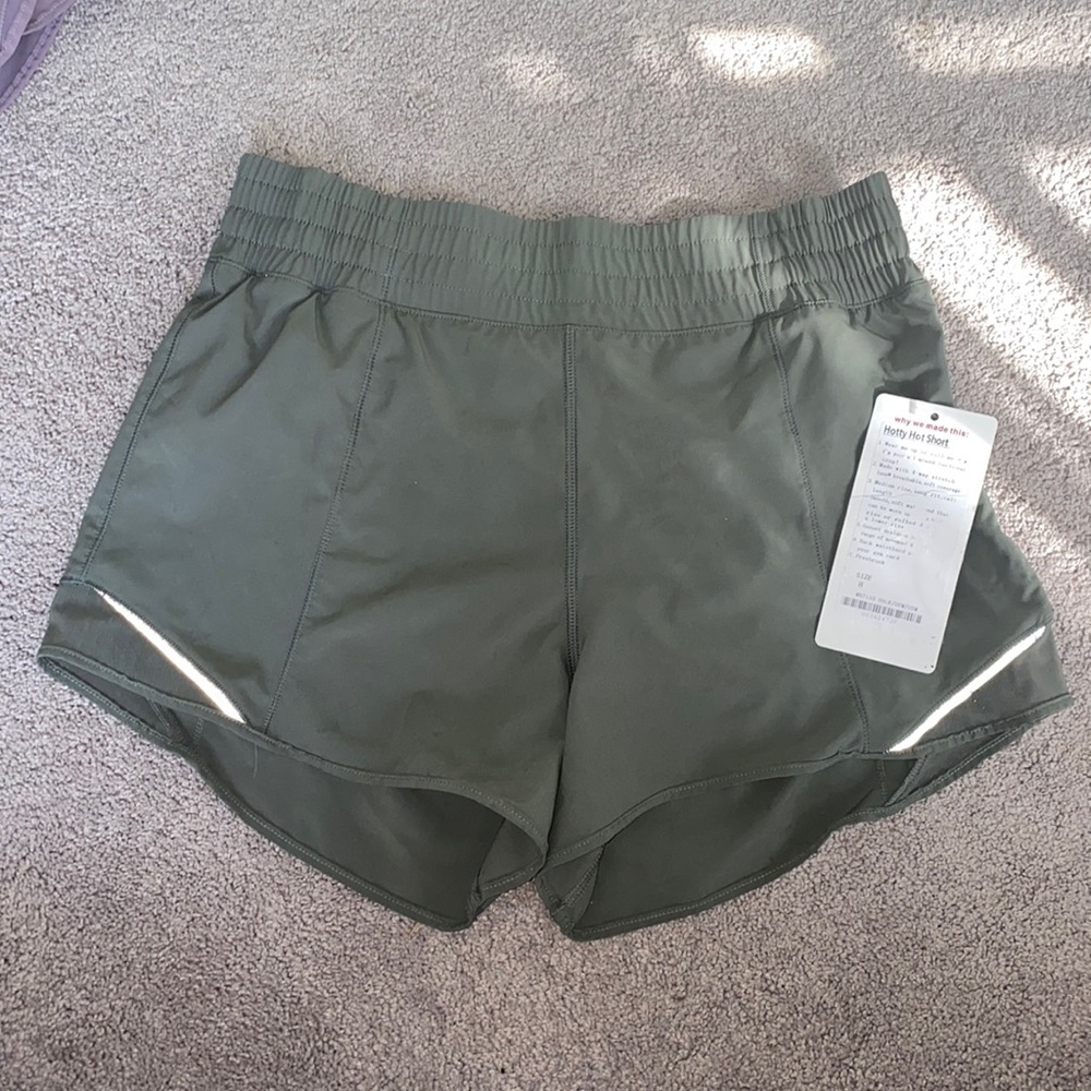 lululemon hotty hot II short green